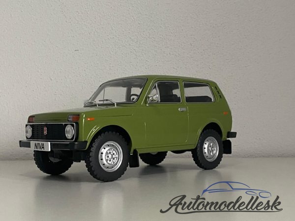 Model auta Lada Niva, olivovo zelená 1976.