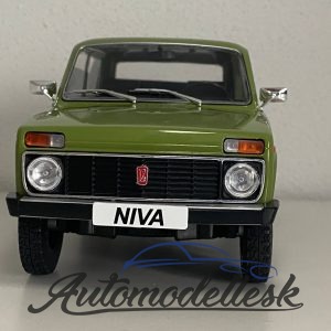 Model auta Lada Niva, olivovo zelená 1976.