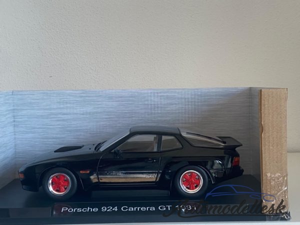 Model auta Porsche 924 Carrera GT