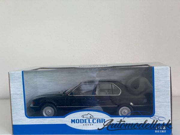 Model auta BMW 750i (E32)