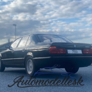 Model auta BMW 750i (E32)