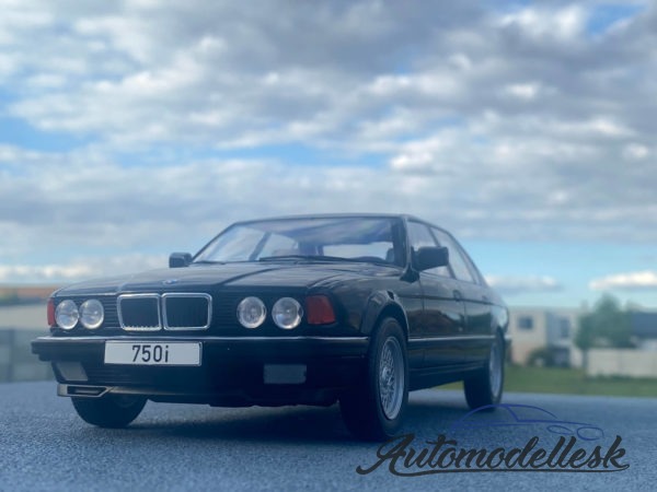 Model auta BMW 750i (E32)