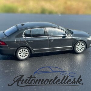 Model auta Škoda Superb II, čierna