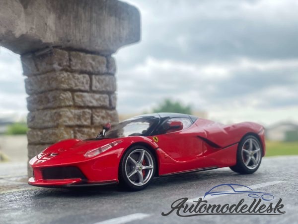 Model auta FERRARI - LAFERRARI 2013