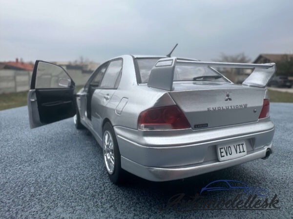 Model auta Mitsubishi Lancer Evolution VII