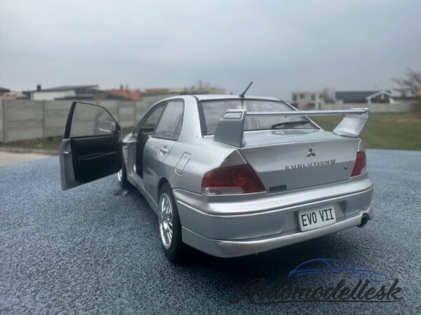 Model auta Mitsubishi Lancer Evolution VII