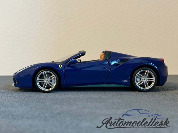 Model auta Ferrari 488 Spider