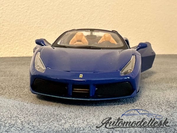 Model auta Ferrari 488 Spider,