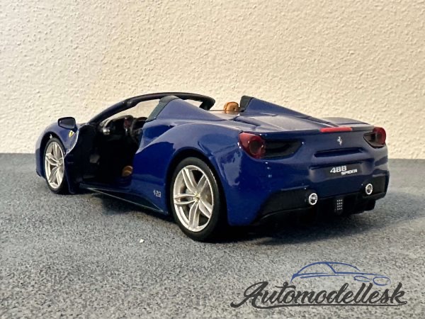 Model auta Ferrari 488 Spider,