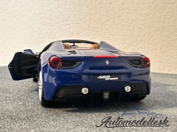 Model auta Ferrari 488 Spider,