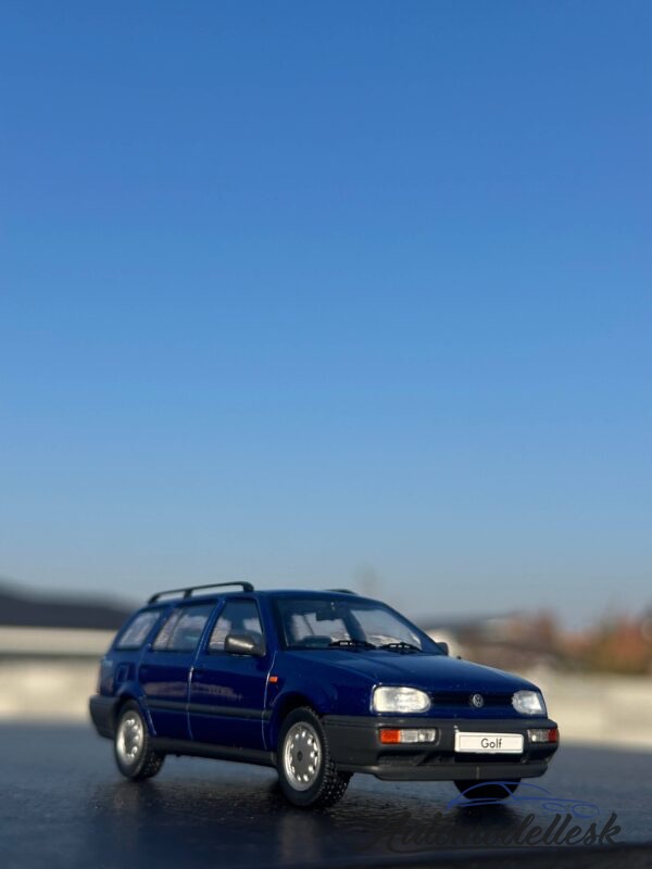 Model auta VW Golf III Variant, metalická-modrá, Pink Floyd, 1994