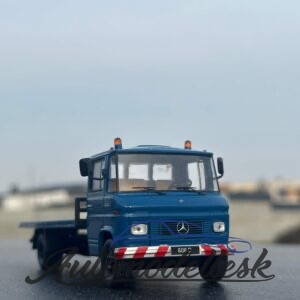 Model auta Mercedes L 608 D, modrá 1980