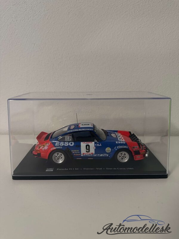 Transparentný kryt pre modely v mierke 1:24.