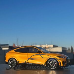 Model auta FORD MUSTANG MACH-E GT PERFORMANCE CYBER ORANGE 2021